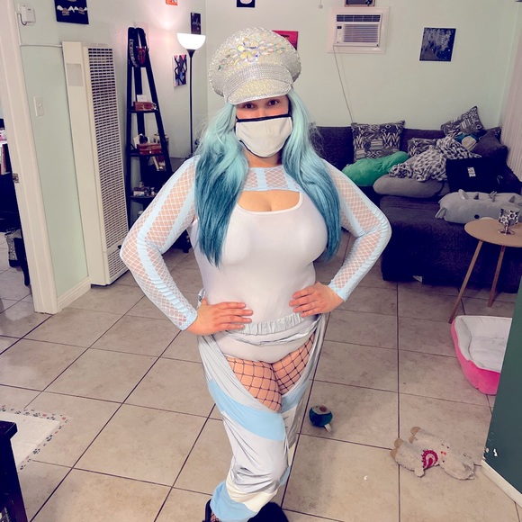 Meet your Posher, Salem 💕✨🥰 - Picture 5 of 10